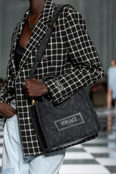 Look 64